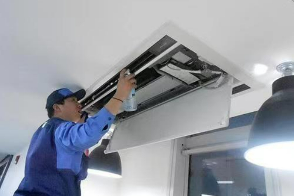 中央空調(diào)外機(jī)漏氟的原因是什么呢？